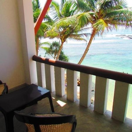 Miltons Beach Resort Unawatuna Exterior photo
