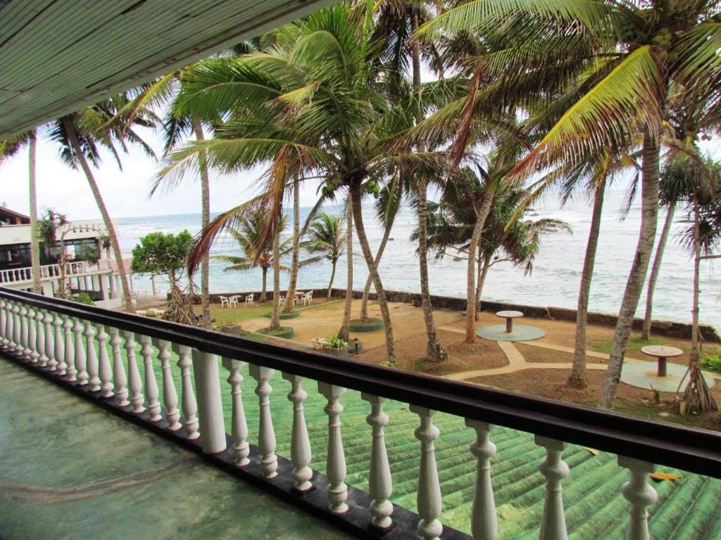 Miltons Beach Resort Unawatuna Exterior photo