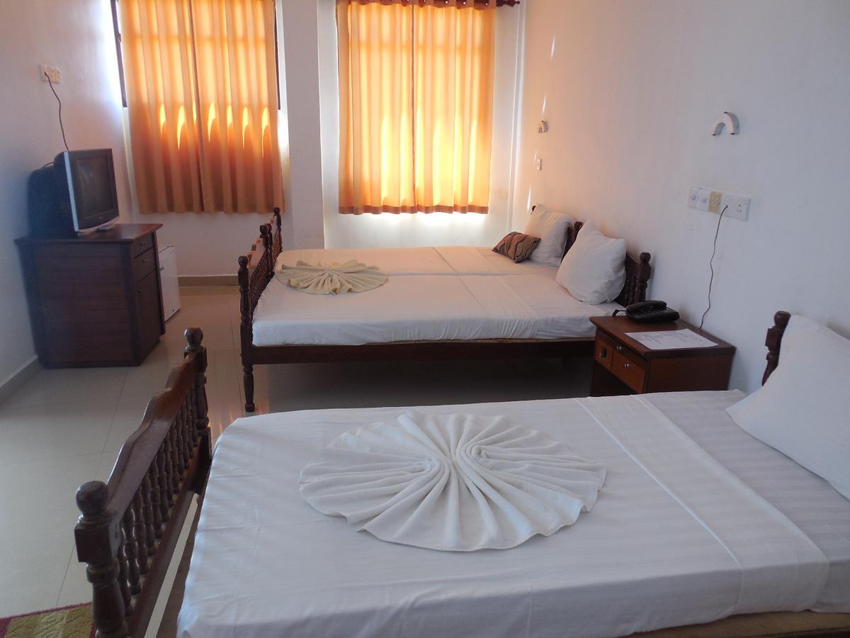 Miltons Beach Resort Unawatuna Exterior photo