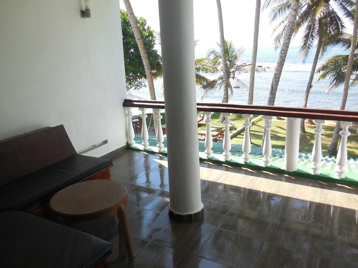 Miltons Beach Resort Unawatuna Exterior photo