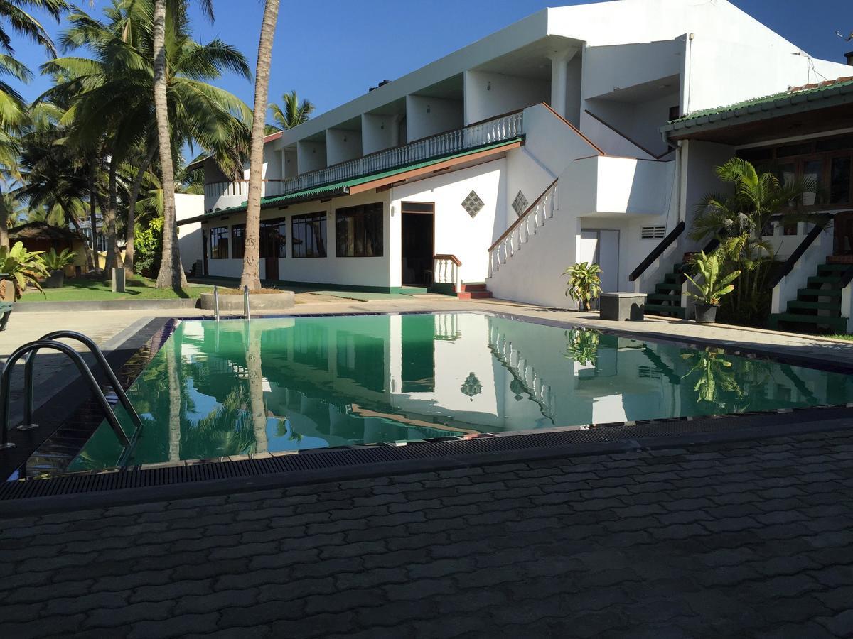 Miltons Beach Resort Unawatuna Exterior photo