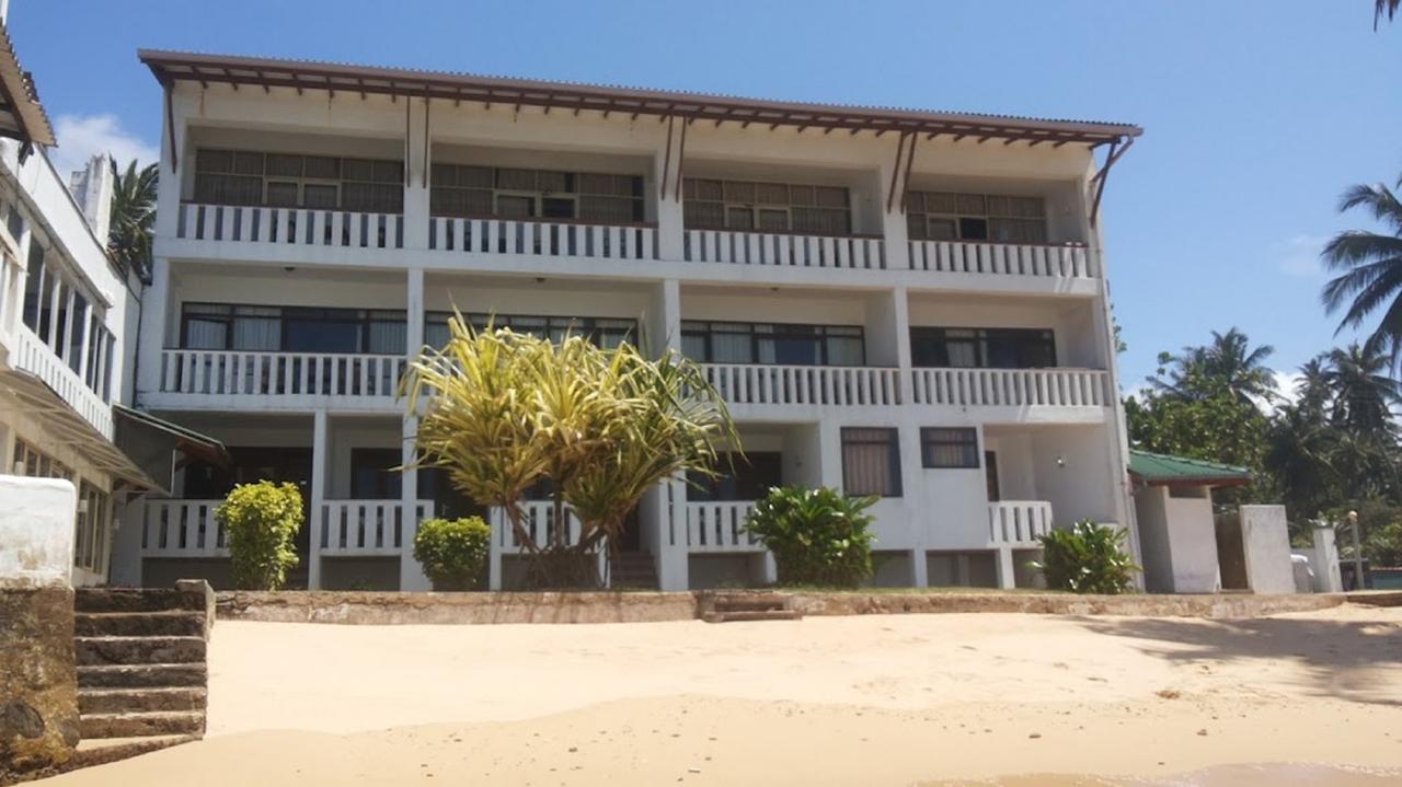 Miltons Beach Resort Unawatuna Exterior photo