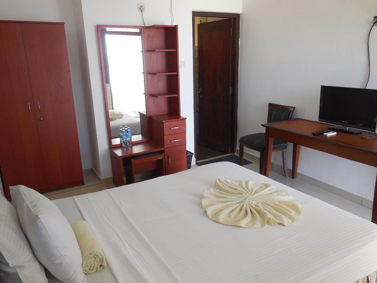 Miltons Beach Resort Unawatuna Exterior photo