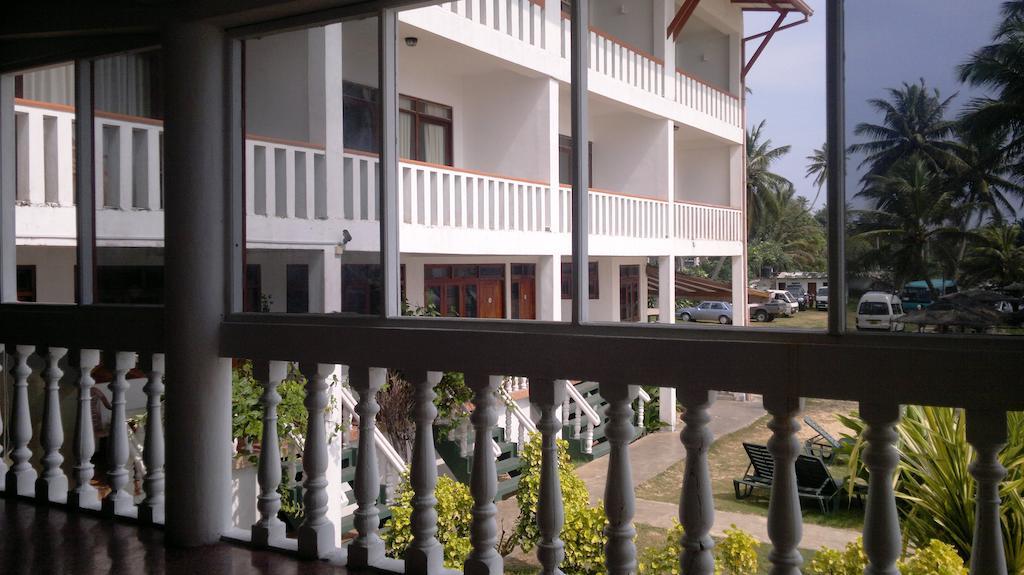Miltons Beach Resort Unawatuna Exterior photo