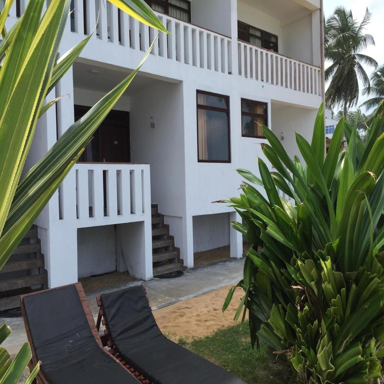 Miltons Beach Resort Unawatuna Exterior photo